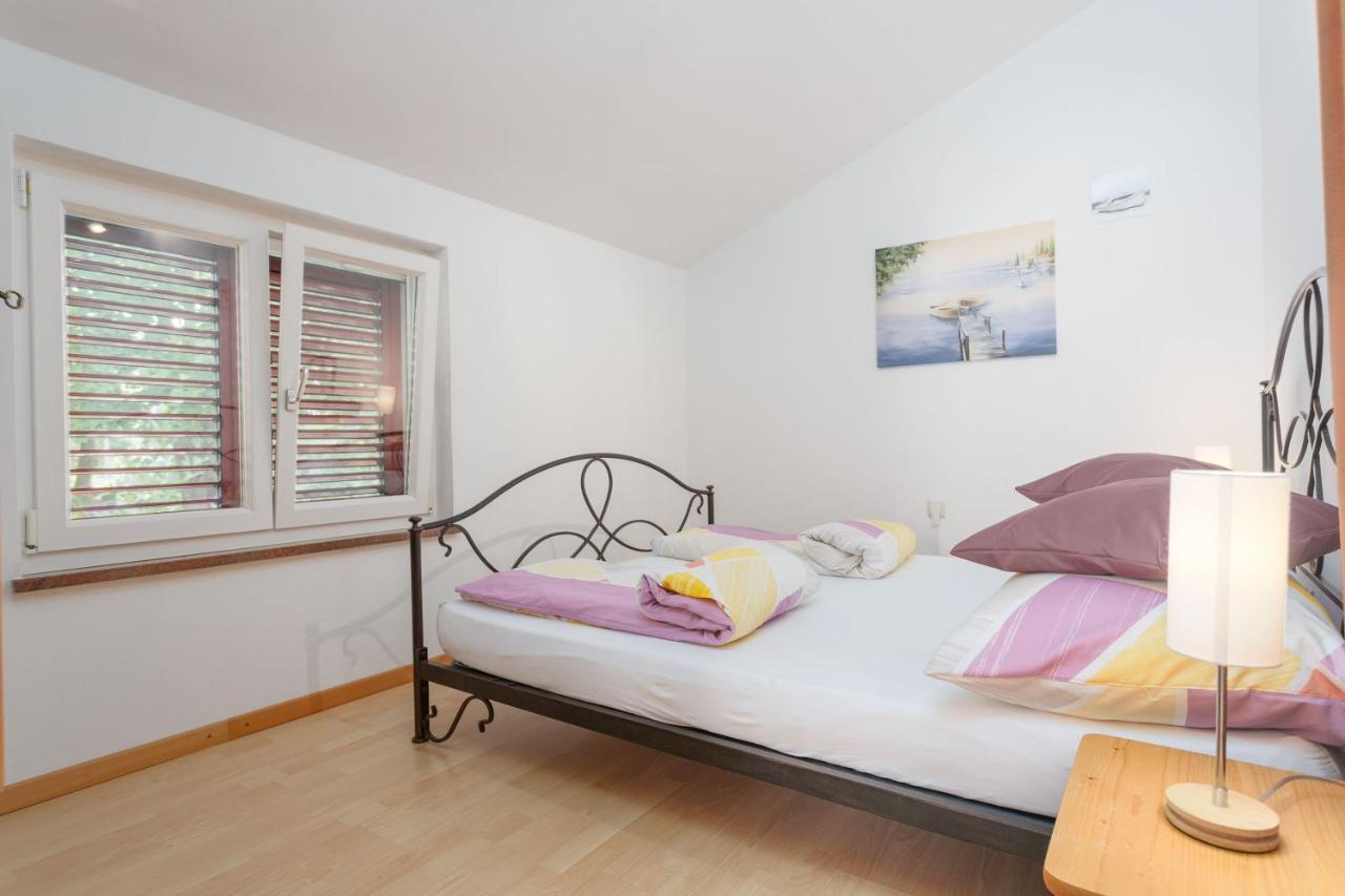 Apartment Marko Kornić Exteriör bild